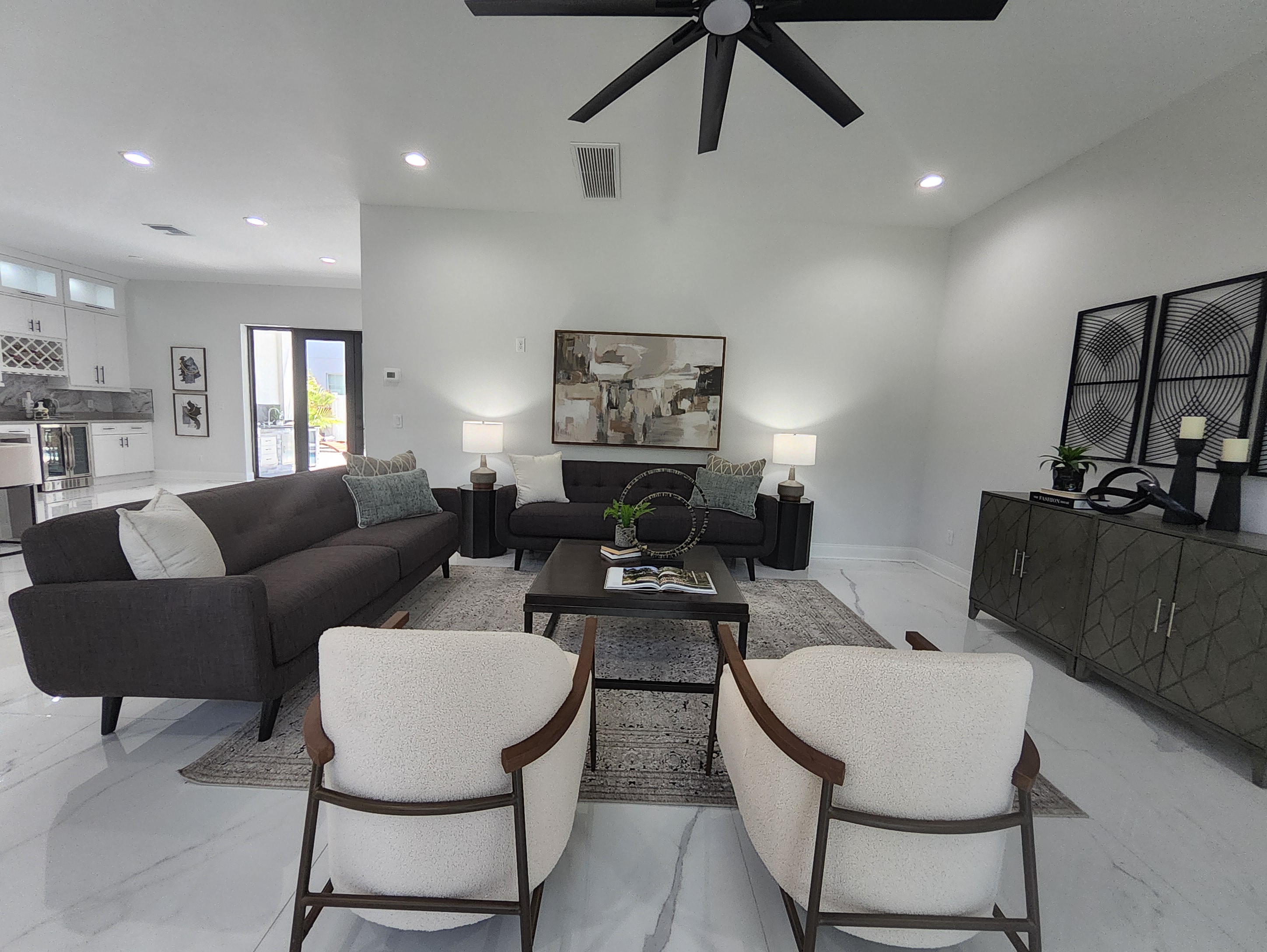 Tampa Luxury on Lois